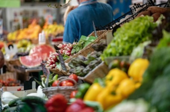 Mercato settimanale di La Turbie: appuntamento ogni giovedì mattina tutto l’anno ©Pango Visual