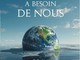 Con il suo nuovo libro “La planète a besoin de nous”, Daniel Boéri lancia un appello tanto lucido quanto accorato: la lotta contro il riscaldamento globale non può più attendere.