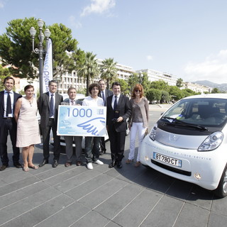 Nizza ha lanciato su larga scala l'auto-partage elettrico. Una prima in Francia