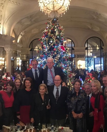 Natale di solidarietà a Monaco: straordinaria raccolta a sostegno della tutela dell’infanzia e del diritto allo studio