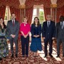 Isabelle Berro-Amadeï insieme ai cinque nuovi ambasciatori accreditati presso il Principato di Monaco. Foto: Manuel Vitali – Direzione della Comunicazione. Isabelle Berro-Amadeï insieme ai cinque nuovi ambasciatori accreditati presso il Principato di Monaco. Foto: Manuel Vitali – Direzione della Comunicazione.