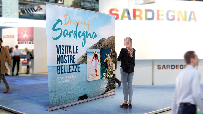 Comunicazione efficace nei punti vendita: come usare i roll-up per attrarre clienti Comunicazione efficace nei punti vendita: come usare i roll-up per attrarre clienti