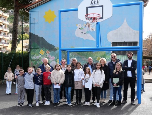 Il sindaco Juhel all'inaugurazione Il sindaco Juhel all'inaugurazione