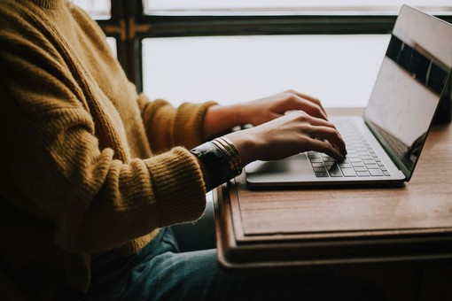 Telecomunicazioni: qual è l’andamento del settore in Italia, tra investimenti strutturali e dinamiche tariffarie?