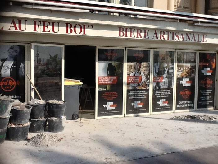 I lavori al locale del futuro Hard Rock Cafè sulla Promenade des Anglais a Nizza