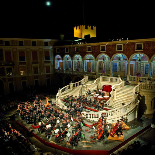 Stasera si concludono i Grandi concerti nella Corte d'Onore del Palais Princier di Monaco