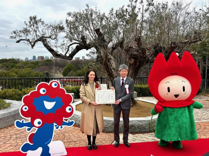 Ulivo secolare: nuovo simbolo di amicizia e cooperazione tra Monaco e il Giappone.