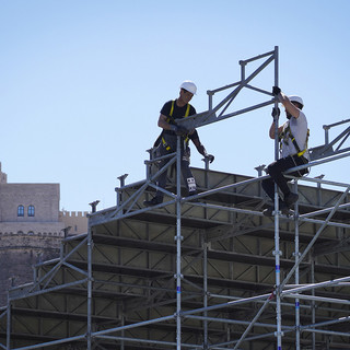 Operazioni di montaggio e smontaggio delle infrastrutture del circuito ©Direzione della Comunicazione