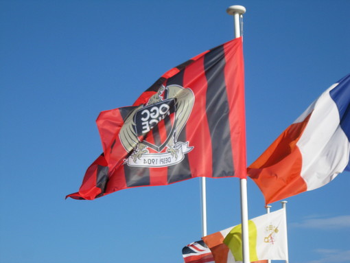 Il Nizza non molla e regola il Saint Etienne tenendo la scia del Monaco