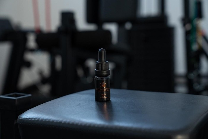 Olio CBD: benefici e proprietà Olio CBD: benefici e proprietà
