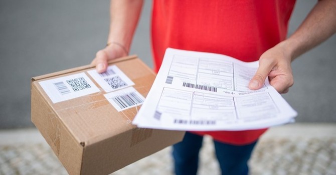 Stop alla tassa francese sui piccoli pacchi: dal 1° luglio é entrato in vigore il nuovo dazio europeo da 3 euro