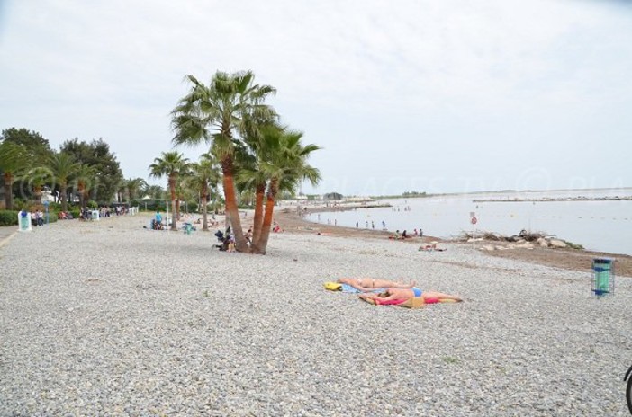 plage des Flots Bleus a Saint Laurent du Var