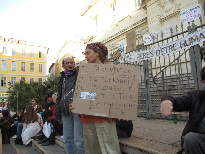 Venerdì 10 febbraio il contadino di Breil Cédric Herrou conoscerà la sentenza per l’accusa di aiuto agli immigrati clandestini