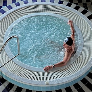 Minipiscina idromassaggio: ecco come creare la propria spa privata