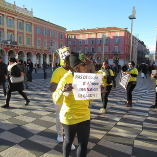 Place Massena, a Nizza, è continua meta di persone che manifestano