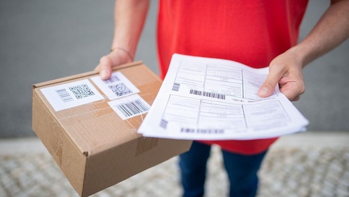 Stop alla tassa francese sui piccoli pacchi: dal 1° luglio é entrato in vigore il nuovo dazio europeo da 3 euro