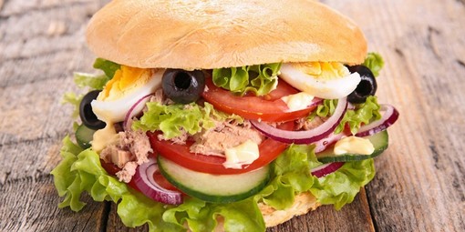Nasce “SOS Pan Bagnat”: l’app che difende il panino simbolo di Nizza