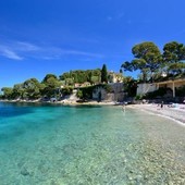 Il mare non si porta via: il prezzo nascosto dei souvenir di spiaggia