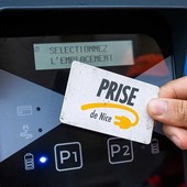 Nizza accelera sull’elettrico: più colonnine pubbliche dopo l’addio al car sharing Renault Nizza accelera sull’elettrico: più colonnine pubbliche dopo l’addio al car sharing Renault