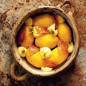 Pommes grenailles safranées, rouille et poutargue