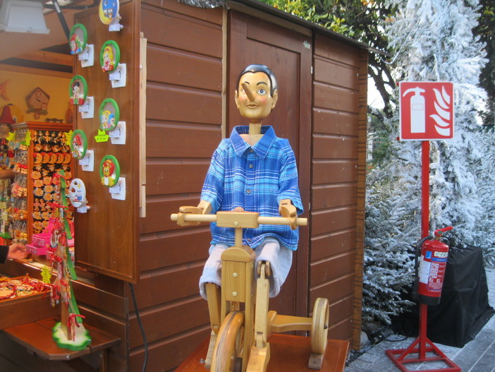 Il Villaggio di Natale, a Nizza, parla anche italiano: ecco Pinocchio