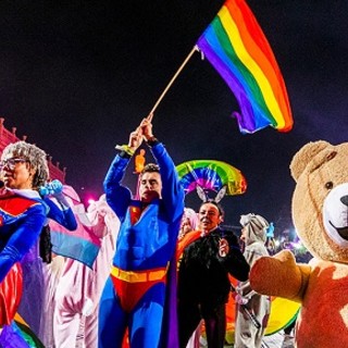 Questa sera l’attesissimo Queernaval all’insegna dell’inclusione, dell’allegria e della follia