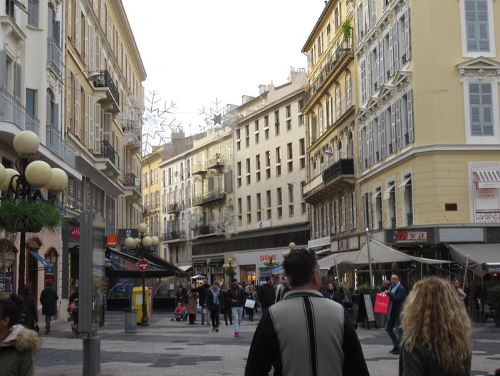 I commercianti di Rue Massena scrivono a Babbo Natale per denunciare i cali nel commercio dopo l'attentato a Nizza