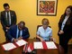 I Ministri degli Esteri di Monaco e di Trinidad e Tobago, Isabelle Berro-Amadeï e Sean Sobers, durante il momento della firma di un comunicato congiunto che sancisce l’istituzione ufficiale delle relazioni diplomatiche tra i due Paesi. © DR