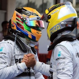 La Pole va a Rosberg, delusione per Alonso solo sesto