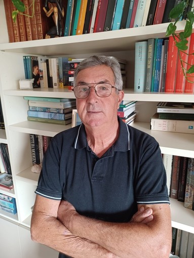Il Dott. Roberto Carli, impegnato nella lotta ai problemi del sistema venoso attraverso la scleroterapia, riceve nel suo studio in Corso Imperatrice 5 Il Dott. Roberto Carli, impegnato nella lotta ai problemi del sistema venoso attraverso la scleroterapia, riceve nel suo studio in Corso Imperatrice 5