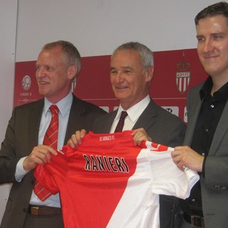 Da sinistra a destra: il direttore generale Philips Dhondt, l'allenatore Claudio Ranieri, il direttore sportivo Tor-Kristian Karlsen