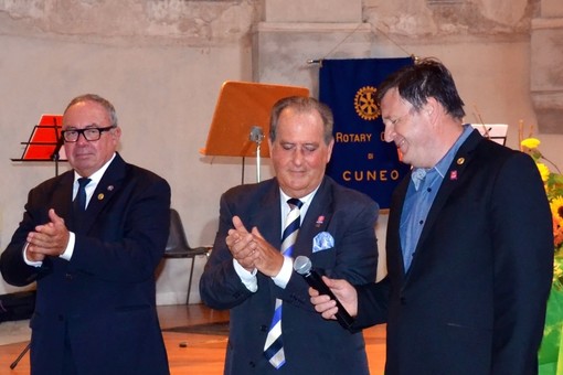 I Rotary di Cannes, Barcelonette e Cuneo hanno assegnato il Premio Poetico Inter-Alpes I Rotary di Cannes, Barcelonette e Cuneo hanno assegnato il Premio Poetico Inter-Alpes