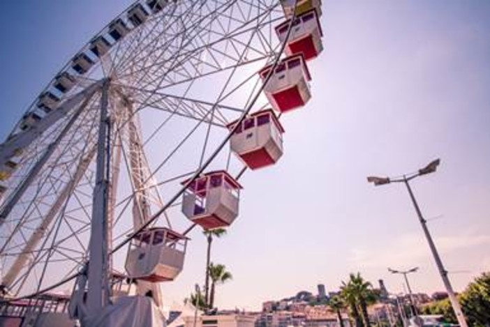 Cannes vista dall'alto? Prova la ruota panoramica in estate