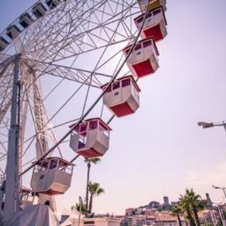 Cannes vista dall'alto? Prova la ruota panoramica in estate