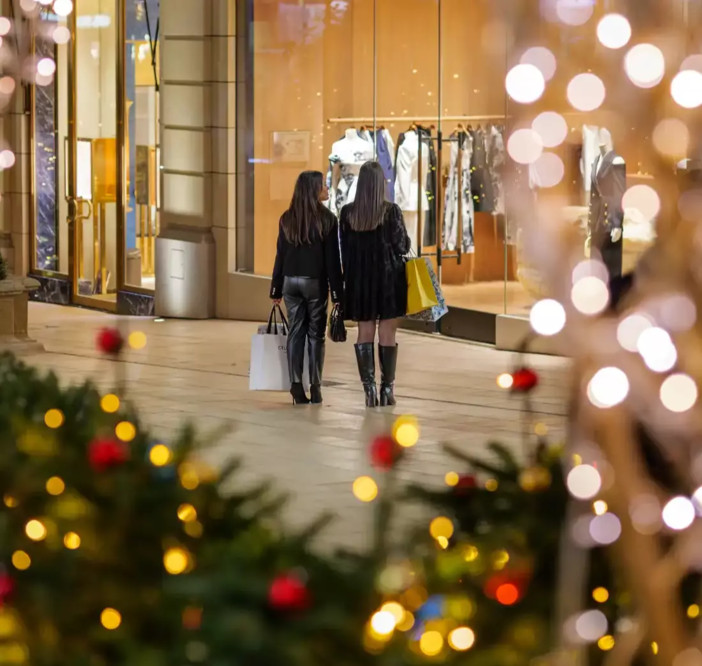 I regali sono disponibili presso La Boutique du Casino de Monte‑Carlo, al Drugstore Monte‑Carlo in 21 avenue Monte‑Carlo.