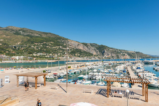 Mentone, dal 1° luglio torna alle Sablettes Handiplage, il servizio che facilita l’accesso al mare alle persone con disabilità