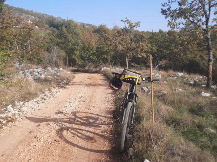 Strada sterrata tra il Col de Vence e Coursegoules - Fotografie di Danilo Radaelli