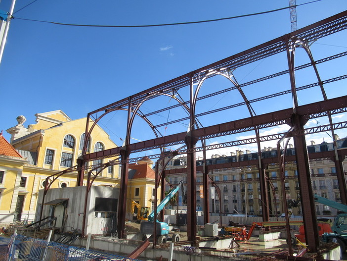 A Nizza nuova struttura in ferro alle spalle della Gadre du Sud