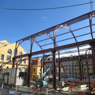 A Nizza nuova struttura in ferro alle spalle della Gadre du Sud