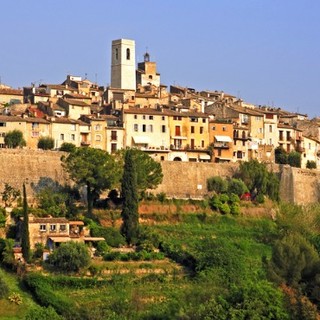 Saint-Paul-de-Vence accoglie le 'semine' di Giuliano Ravazzini