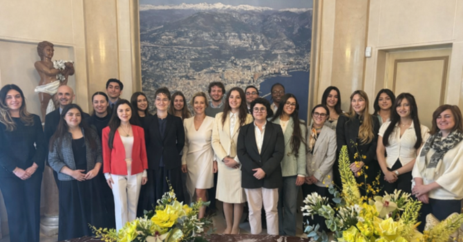 Gli studenti universitari durante la visita istituzionale all’Ambasciata del Principato di Monaco in Francia. ©DR