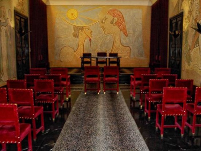 Tutti i giovedì a Mentone visita alla Salle des Mariages di Jean Cocteau Tutti i giovedì a Mentone visita alla Salle des Mariages di Jean Cocteau