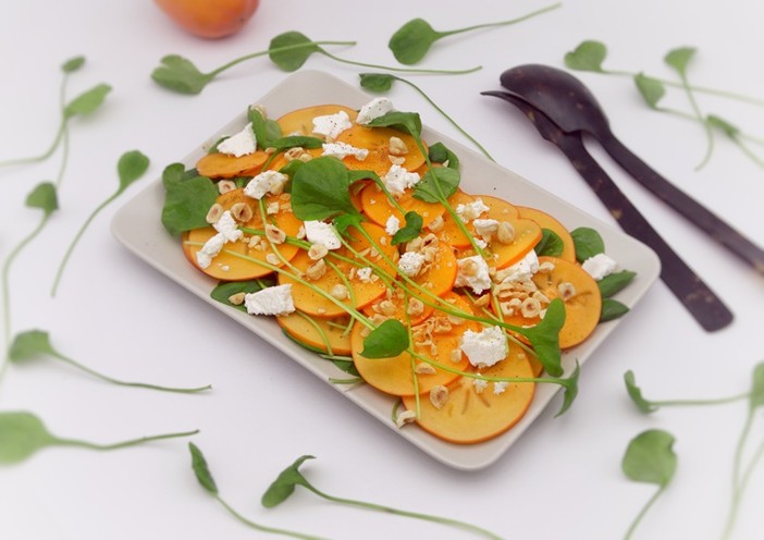Salade de kakis, chèvre et noix Salade de kakis, chèvre et noix