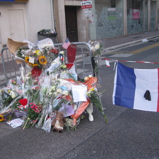 “La Festa Nazionale del 14 luglio venga celebrate a Nizza e non ai Campi Elisi di Parigi”