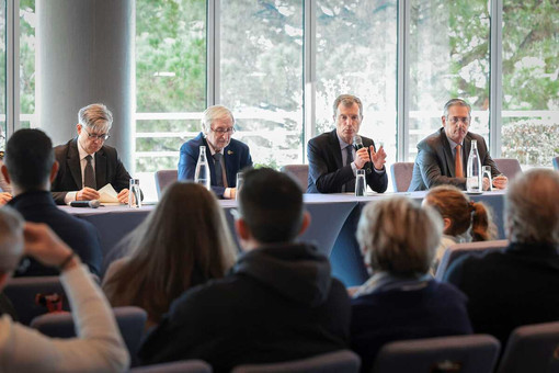 Christophe Mirmand, Ministro di Stato del Principato di Monaco durante l’incontro informativo con i residenti © Direzione della Comunicazione – Stéphane Danna