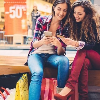 Saldi d’Estate 2025: al via dal 25 giugno, caccia agli sconti fino al 22 luglio