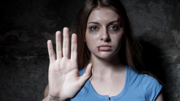 Le donne sono sempre di più vittime di colpi e percosse.