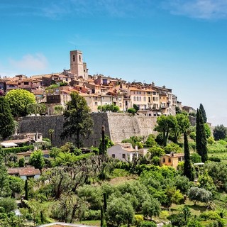 Macron e il presidente sudcoreano a Saint-Paul de Vence: la Costa Azzurra al centro del primo summit mondiale su cinema e immagini in movimento