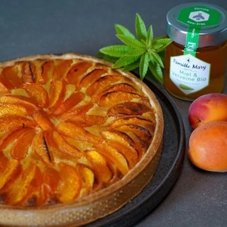 Tarte amandine aux abricots, ricetta, ghiottoneria, gastronomia