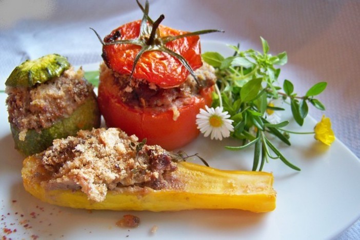 Tomates farcies alla nizzarda